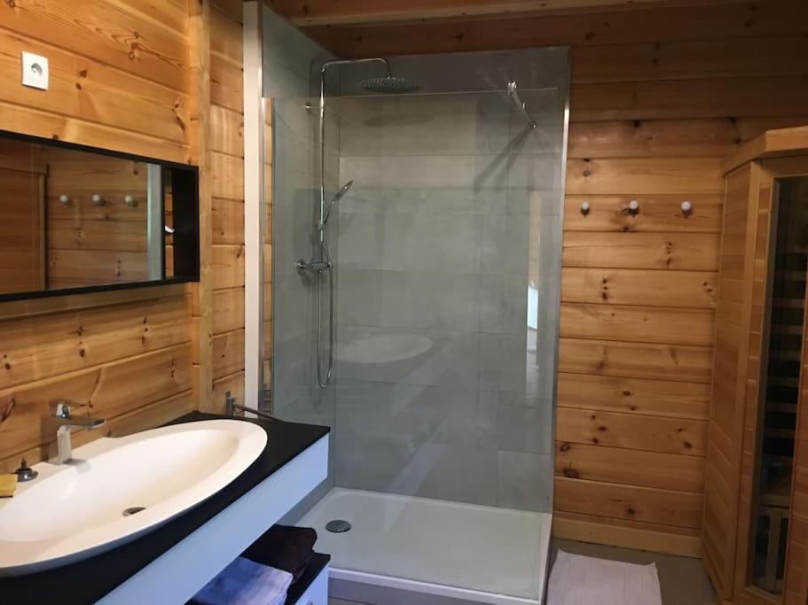 Chalet Charmante Maison En Bois Proche Saint-Jean-de-la-Riviere